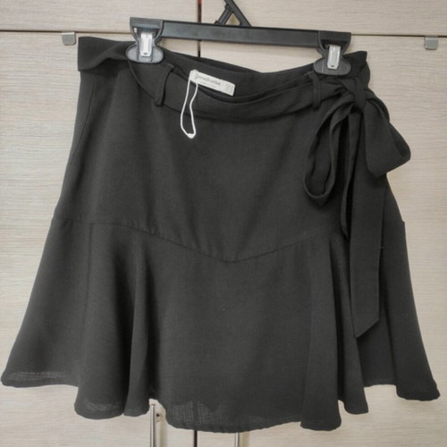 Stradivarius black iconic skort mini skirt new, size M