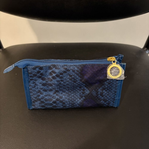 Estée Lauder blue toiletry bag like new with snake skin pattern