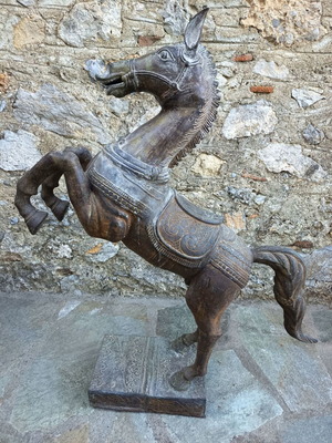 Large metal horse statue vintage used, 1 meter tall, 15 kg