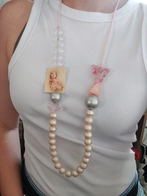 Vintage statement long necklace with pearls, pink beads & woman motif like new