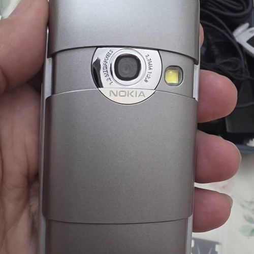 Nokia 6680 phone like new complete with accessories