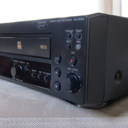 Sony RCD-W100 CD player recorder with RCA and Toslink optical
