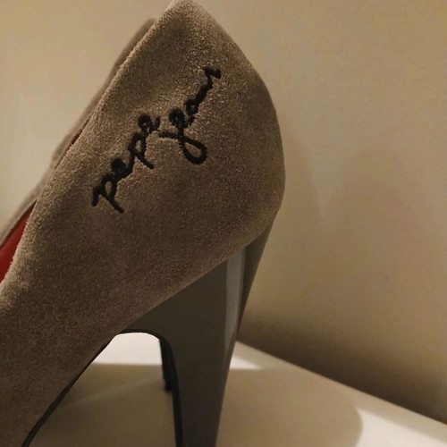 Pepe Jeans suede pumps with leather sole and insole like new, gray