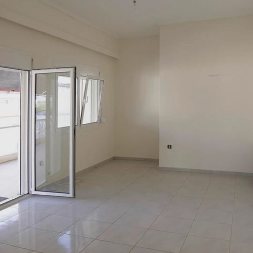 Διαμέρισμα 90τμ ρετιρέ 5ος όροφος πλήρως ανακαινισμένο στην Κυψέλη Αθήνα