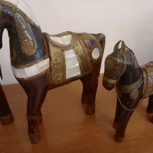 Wooden ebony horses with brass like new, vintage set of 3