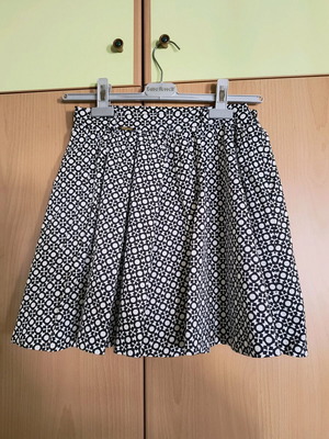 BSB skirt with black and white pattern like new