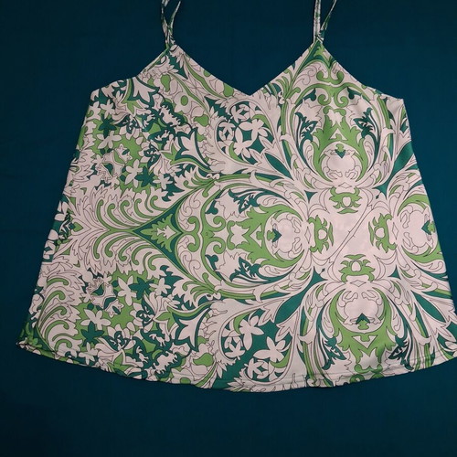 Women's top with thin straps like new, Secret, white and green, size M
