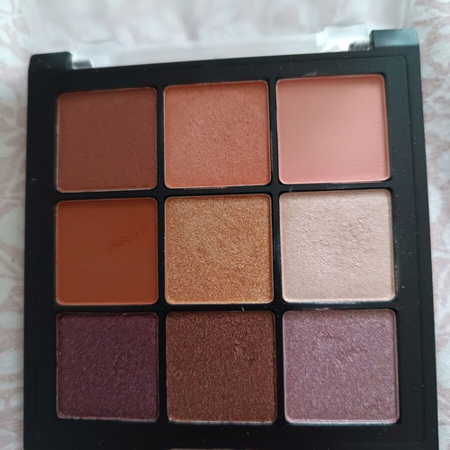 Mon Reve eyeshadow palette used, lightly used