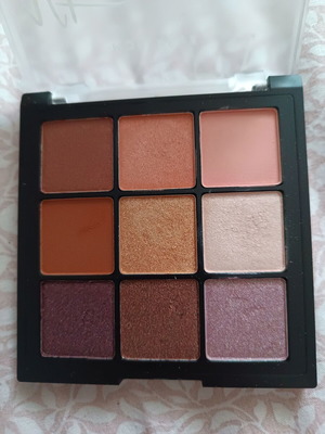 Mon Reve eyeshadow palette used, lightly used
