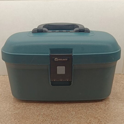Delsey Vintage Hard Travel Beauty Case like new, petrol color