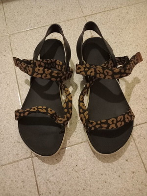 Sandals like new, size 38, black, comfortable and lightweight