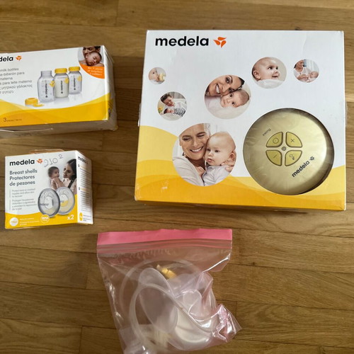 Medela Swing Flex electric breast pump like new with accessories