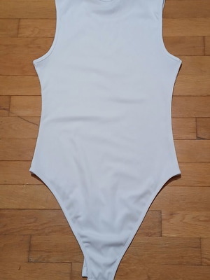 Shein white basics solid round neck tank bodysuit size XS like new