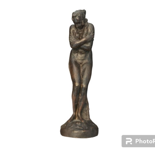 Louvre Museum statue replica used, La frileuse de Jean-Antoine Houdon