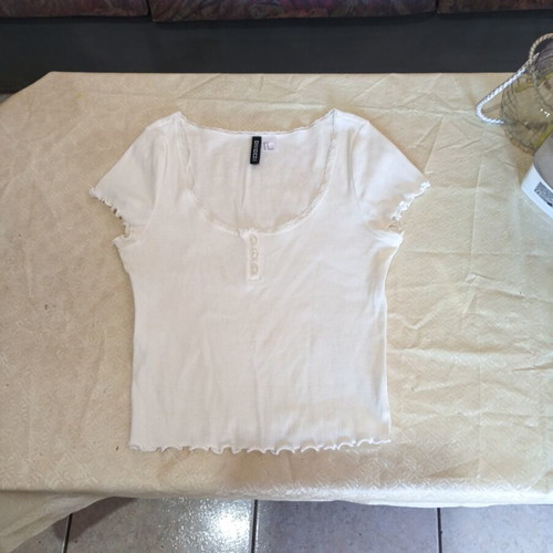 H&M Divided white ribbed top size M like new