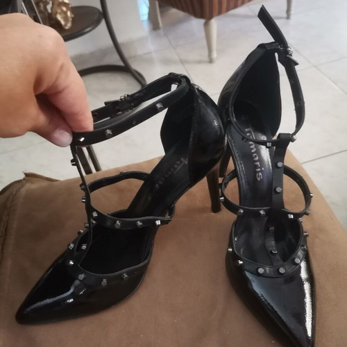 Tamaris black patent leather pumps with studs