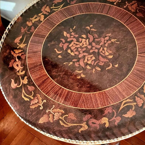 Vintage 1960 Victorian Style Side Table like new