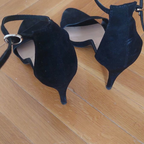 Black sandals used, size 37, 8cm heel Stradivarius