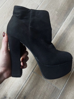 Black suede ankle boots used, size 37