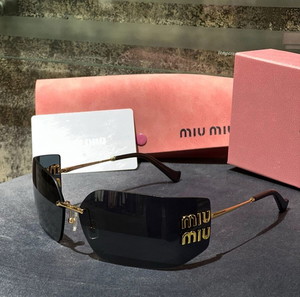 Γυαλιά ηλίου miu miu