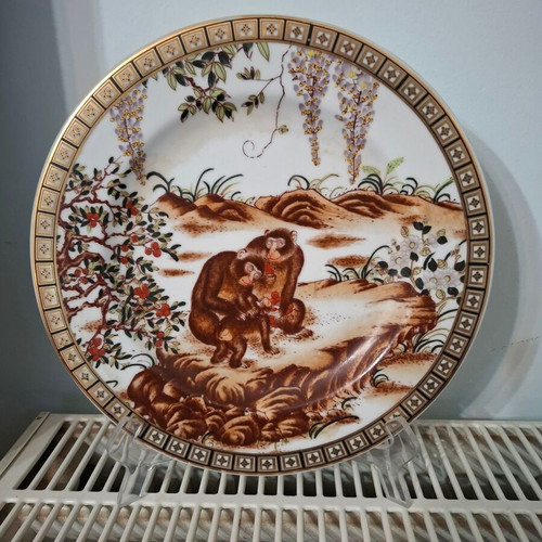 Set of 3 vintage Chinese decorative porcelain plates like new