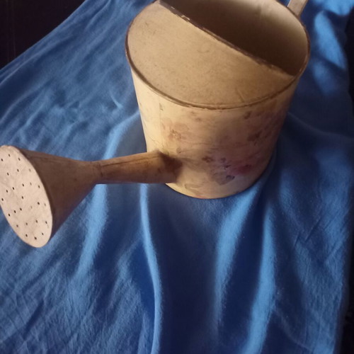Decorative watering can like new, height and diameter 16cm