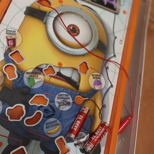 Minions The Little Doctors board game used, complete with 4 miniature figures
