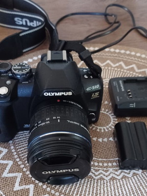 Olympus ψηφιακή φωτογραφική μηχανή E-510 σαν καινούργιο με 2 μπαταρίες και κάρτα 2GB