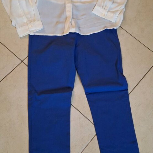 Set with blue roua viscose elastic pants and white shirt like new