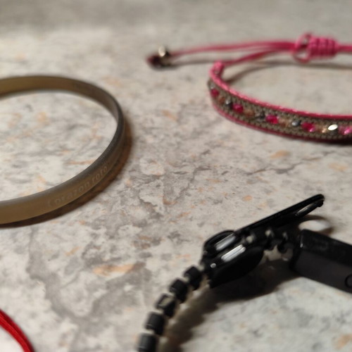 Set of 4 used bracelets