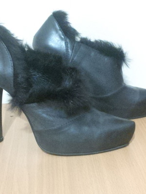 LAK heels size 37 used, leather and fur, black