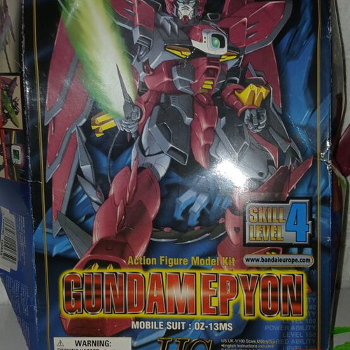 Bandai Gundam Epyon 1995 figure used, missing one hand