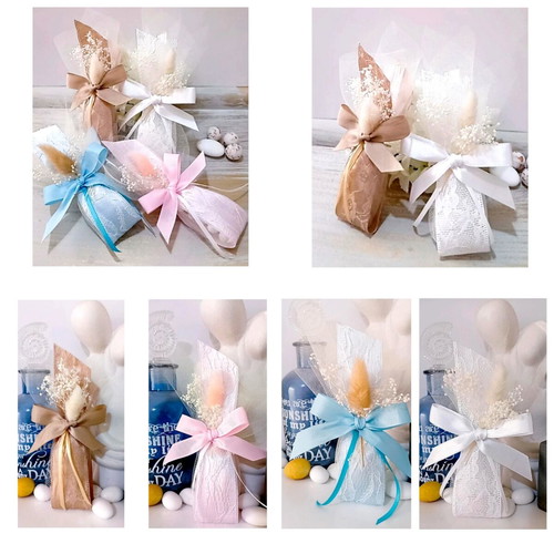 Handmade wedding favors with satin lace and dried flowers, made to order