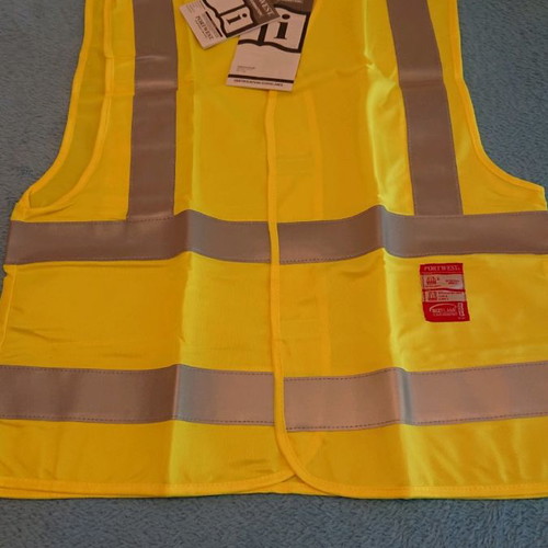 Portwest reflective vest new, flame retardant, size Small/Medium