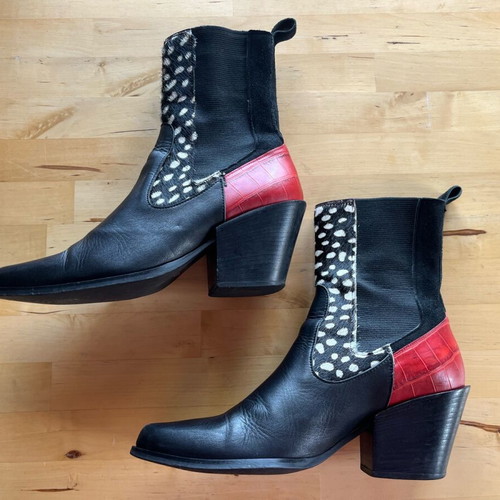 Black leather Vavoulas boots used, size 36