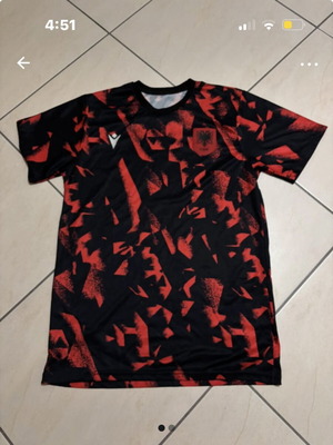 Unisex T-shirt with Albanian flag