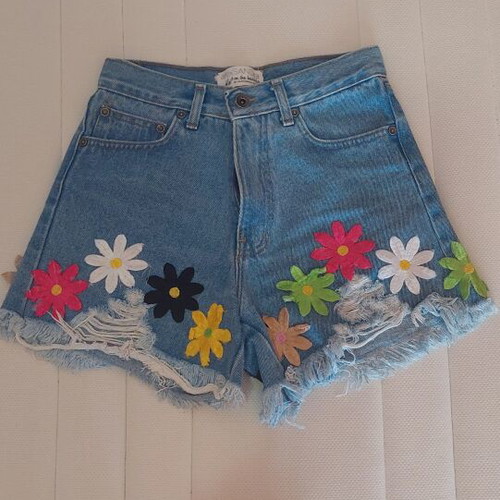 Denim shorts with floral details Stylishious Alexandra Katsaiti like new, XS