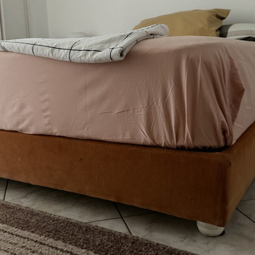 Double bed with Linea Strom mattress like new, fabric base 150x200 cm
