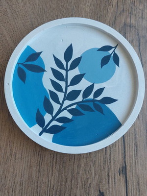 Gypsum decorative handmade tray with acrylic paint and glossy finish