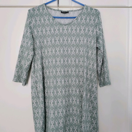 Straight cut dress like new, size M / 38 / 10