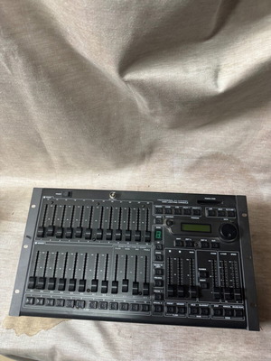 Behringer Eurolight LC2412 Professional 24-Channel DMX Lighting Console like new