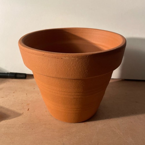 Clay pot EV17 made in Italy with hole new (16.5cm diameter x 14cm height)