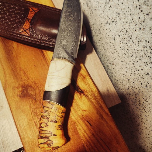 Hunting knife Damascus steel handmade with certificate and hallmark