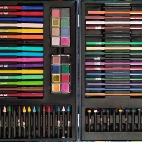 Painting set with case and drawing pad used