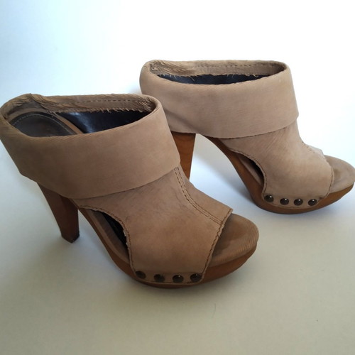 Nine West Peep Toe Mules Size 5.5 Used, Beige Brown Leather