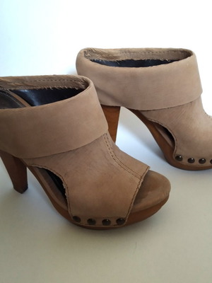 Nine West Peep Toe Mules Size 5.5 Used, Beige Brown Leather
