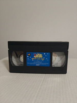 Magic English 1 Hello Deagostini VHS used