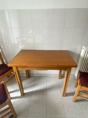 Τραπέζι κουζίνας μεταχειρισμένο από μασίφ ξύλο με επεκτάσεις