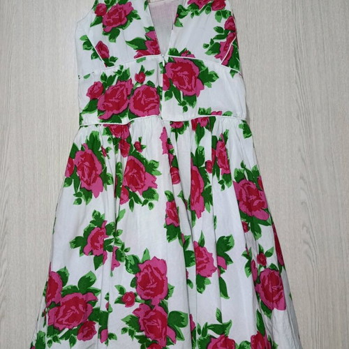 Sfera dress like new, 100% cotton with white base and pink floral print, size L