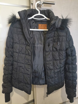 A&P Women's Black Quilted Puffer Jacket Like New, Size M
